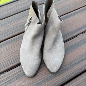 Nicole Gray Ankle Boots Suede Minimalist Design